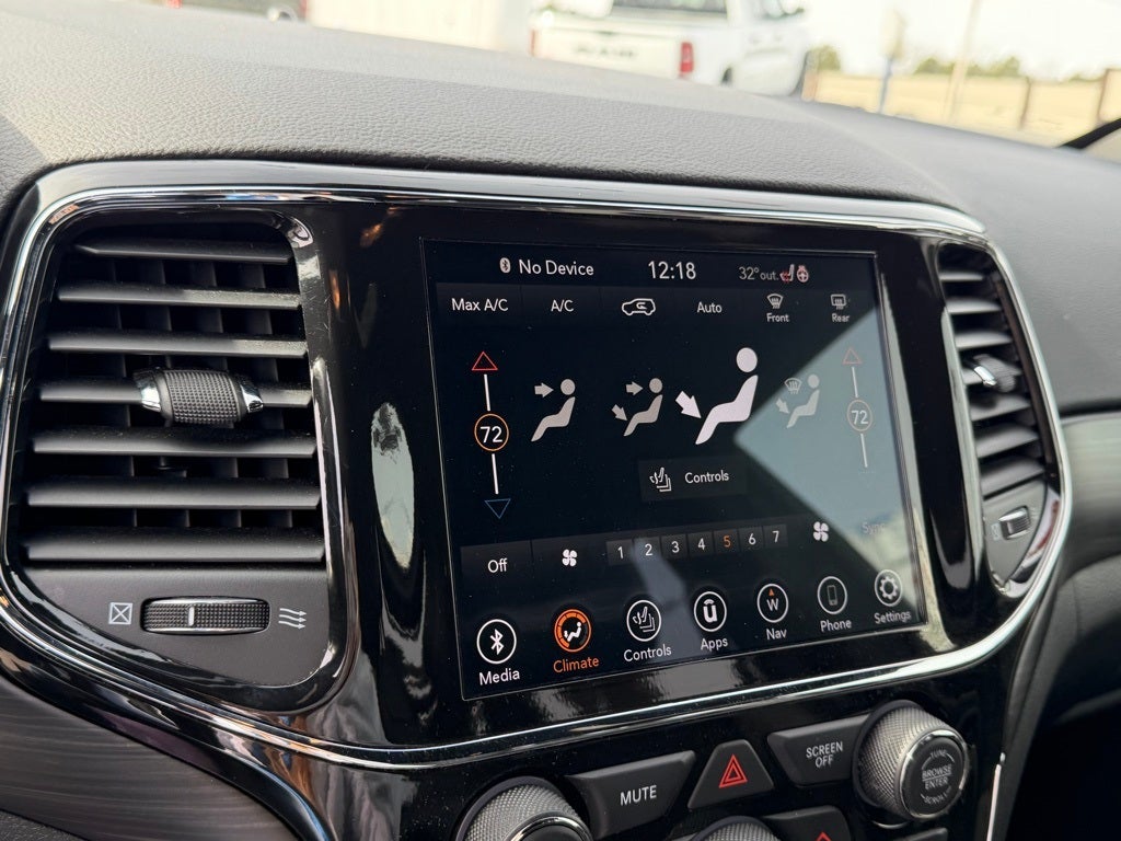 2021 Jeep Grand Cherokee Laredo X 4x4