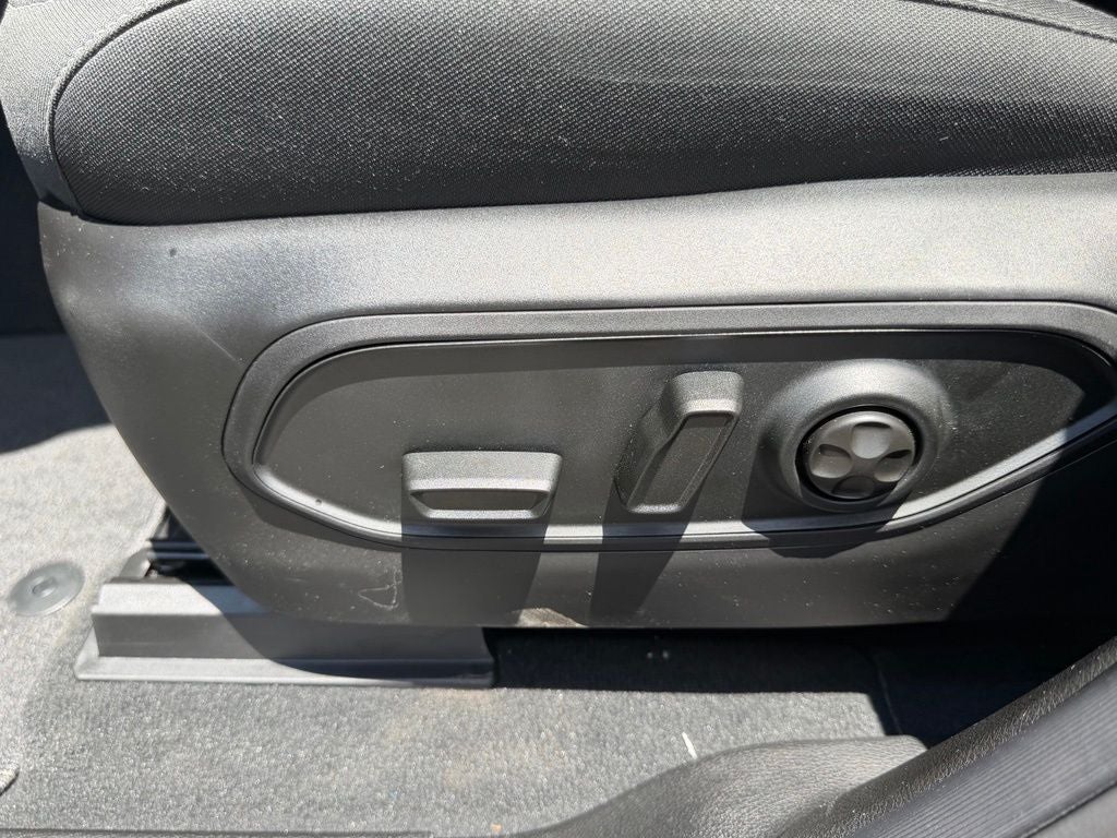 2026 Jeep Grand Cherokee Laredo 4x2