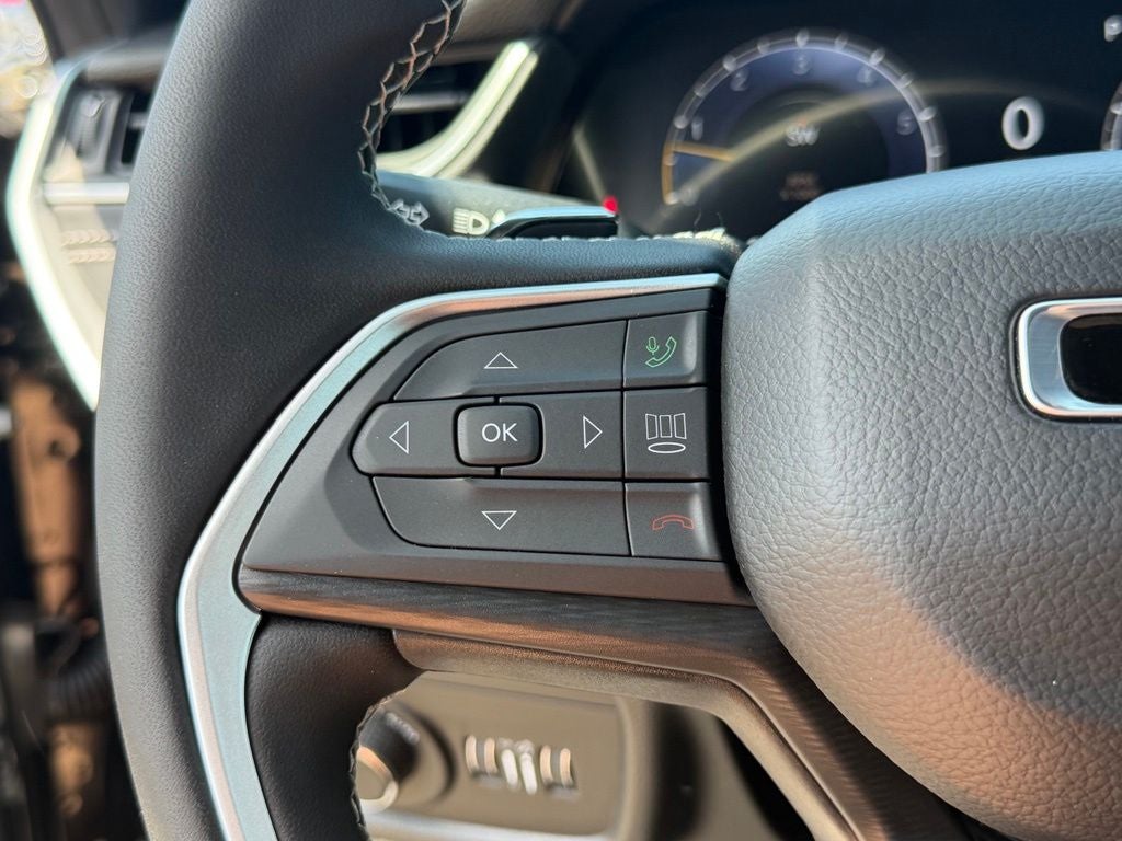 2026 Jeep Grand Cherokee Laredo 4x2