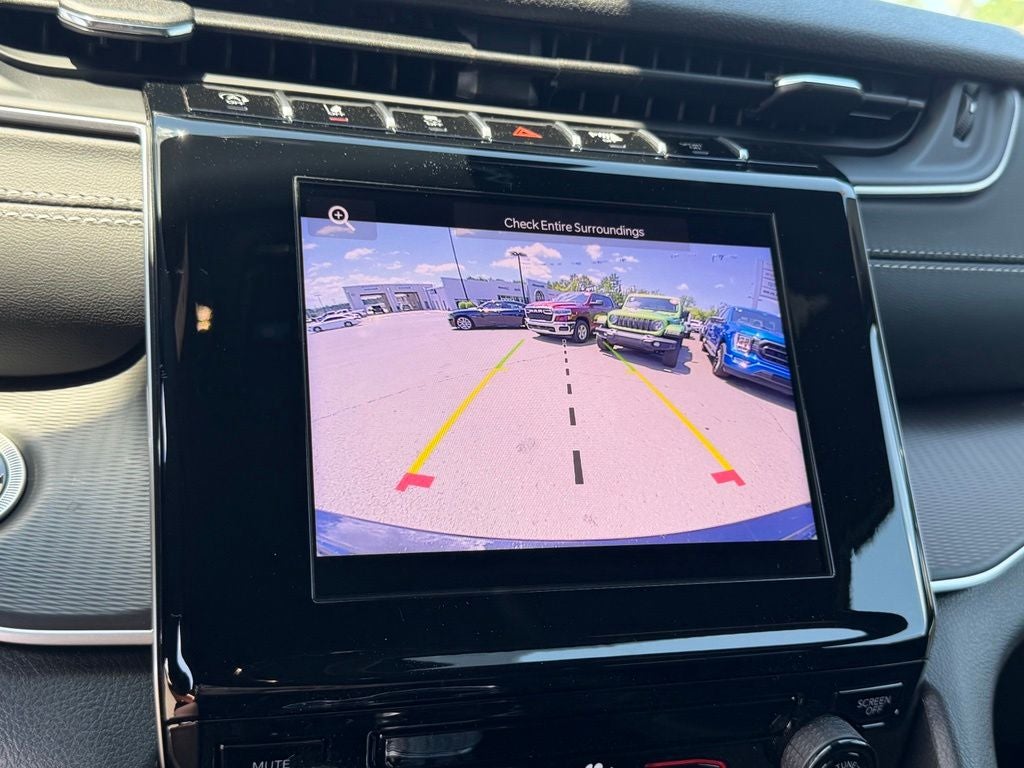 2026 Jeep Grand Cherokee Laredo 4x2