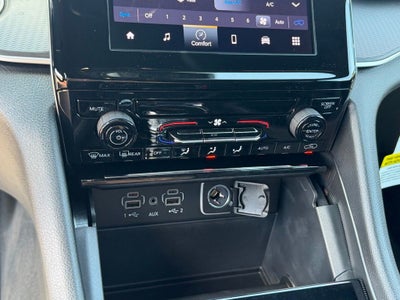 2026 Jeep Grand Cherokee Laredo 4x2