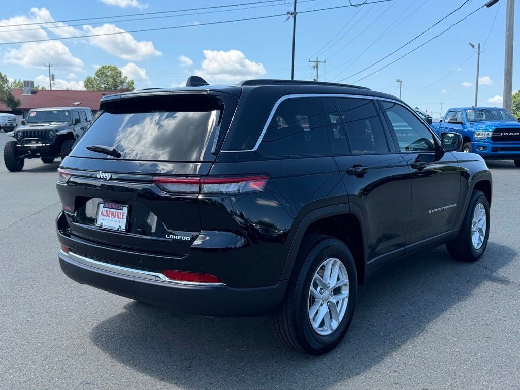 2026 Jeep Grand Cherokee Laredo 4x2