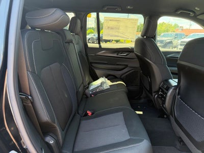 2026 Jeep Grand Cherokee Laredo 4x2
