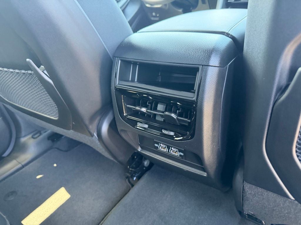 2026 Jeep Grand Cherokee Laredo 4x2