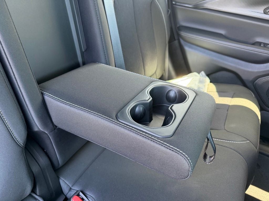2026 Jeep Grand Cherokee Laredo 4x2