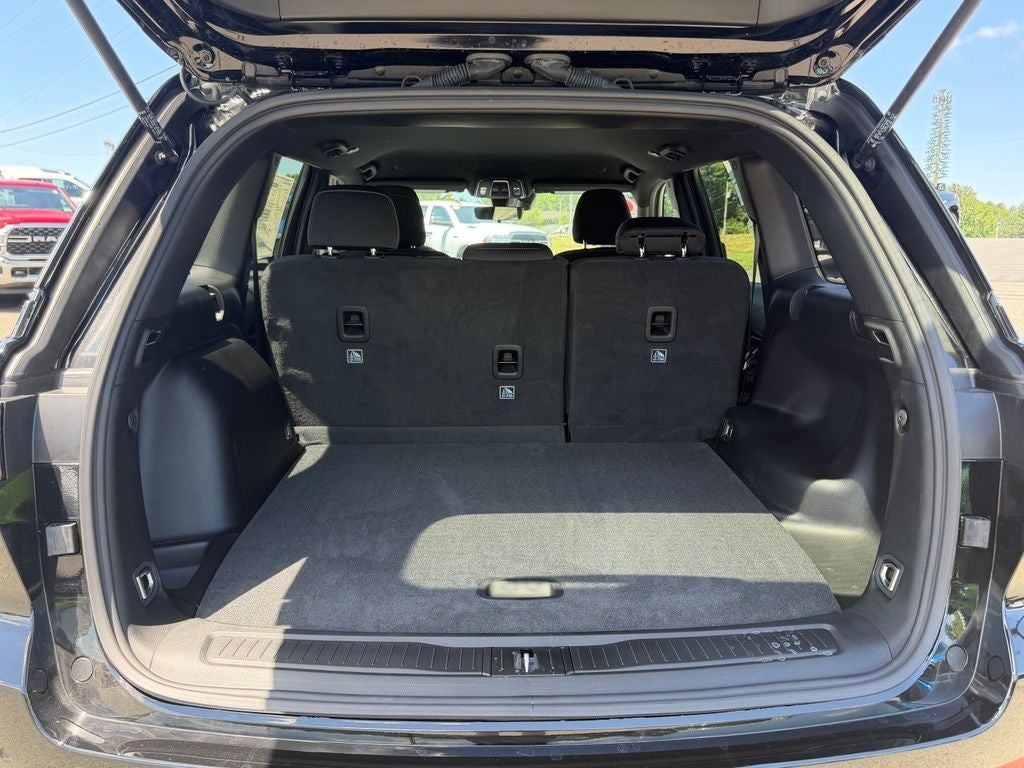 2026 Jeep Grand Cherokee Laredo 4x2