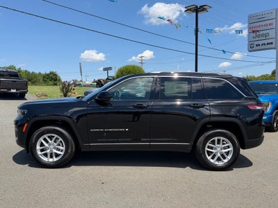 2026 Jeep Grand Cherokee Laredo 4x2