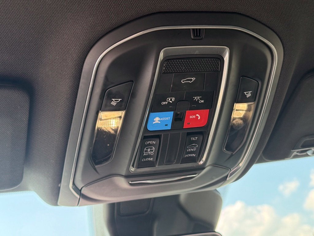 2025 Jeep Grand Cherokee Laredo X 4x4