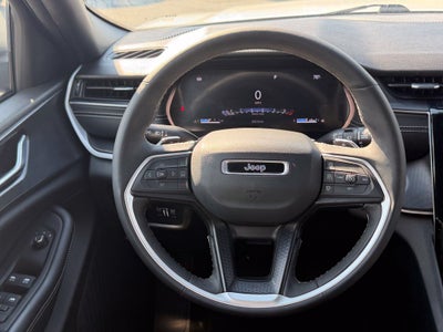 2025 Jeep Grand Cherokee Laredo X 4x4