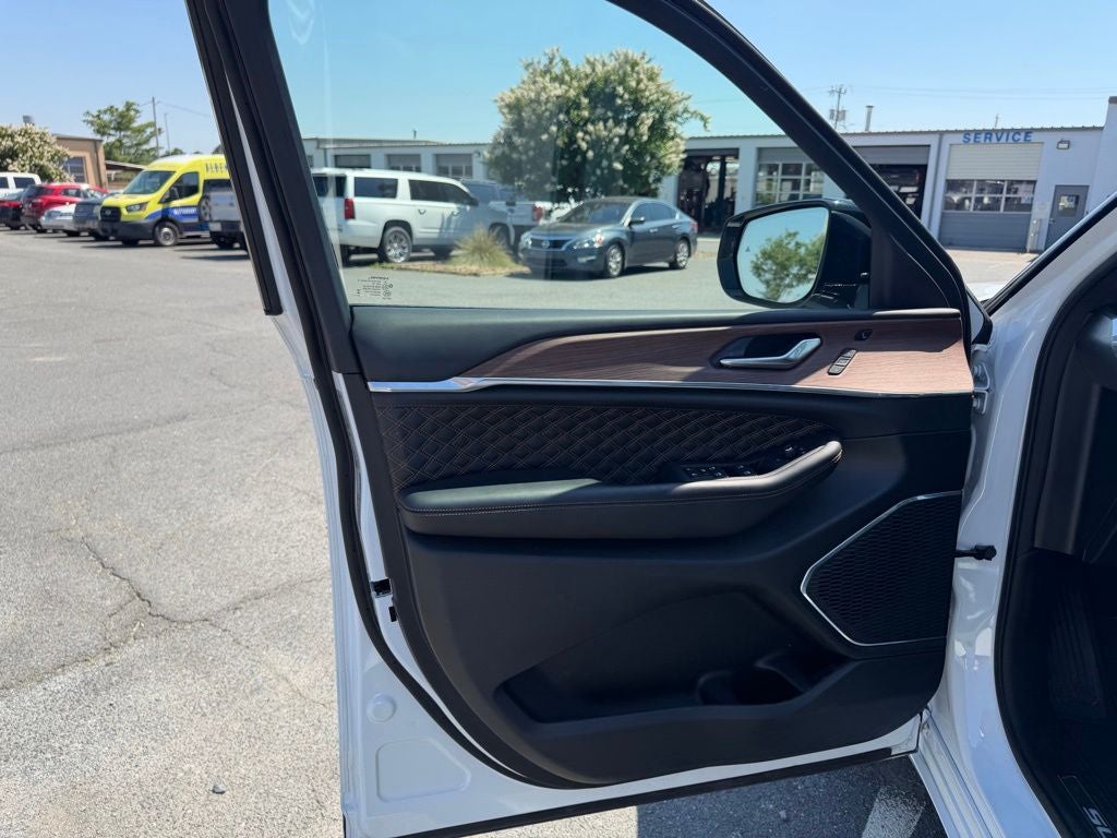 2025 Jeep Grand Cherokee Summit 4x4