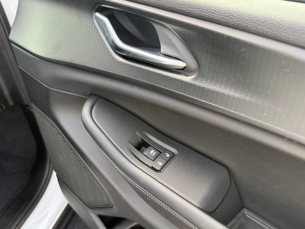 2024 Jeep Grand Cherokee L Laredo 4x2