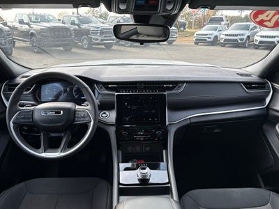 2024 Jeep Grand Cherokee L Laredo 4x2