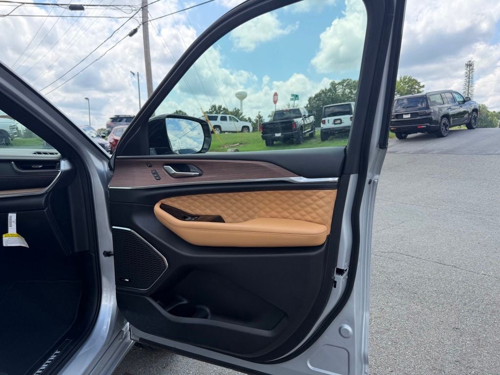 2025 Jeep Grand Cherokee L Summit 4x4