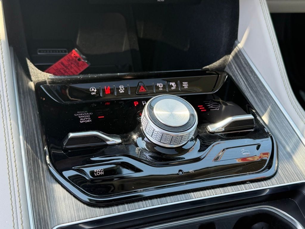 2024 Jeep Wagoneer L Series III 4x4