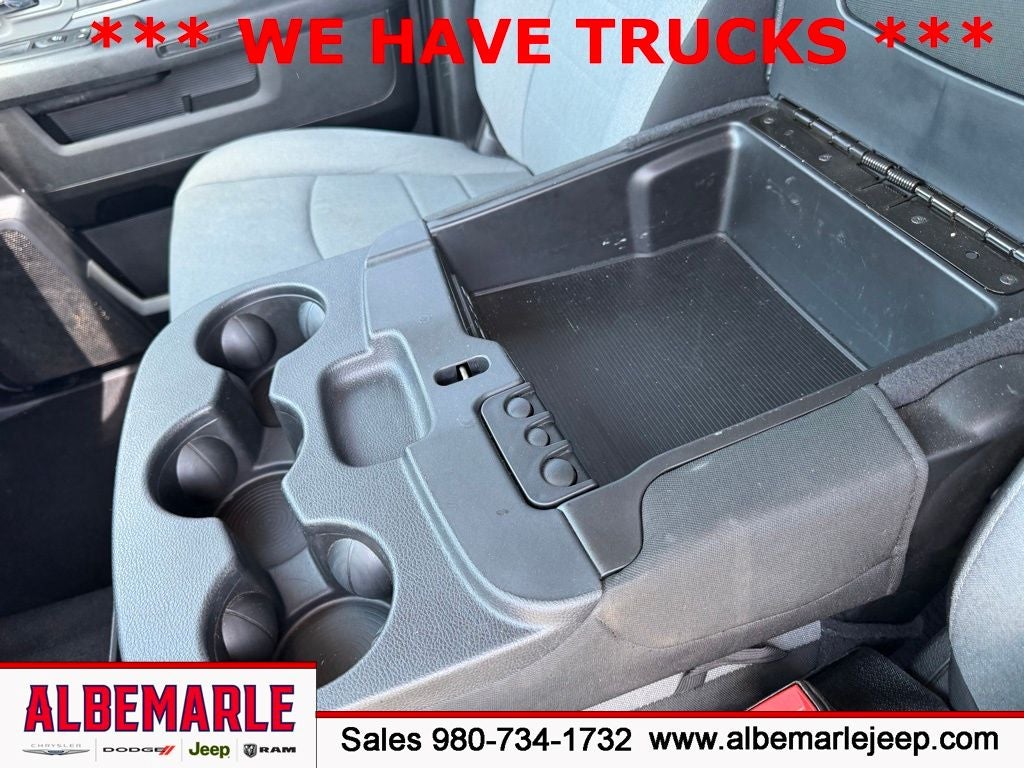 2021 RAM 1500 Classic SLT Crew Cab 4x4 5'7' Box