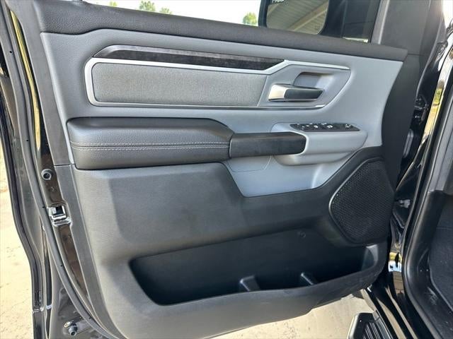 2020 RAM 1500 Big Horn Crew Cab 4x4 5'7' Box