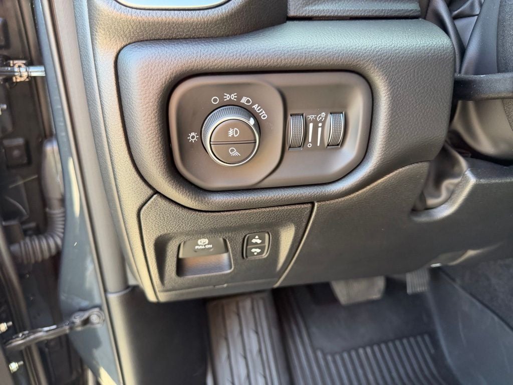 2026 RAM 1500 Big Horn Crew Cab 4x4 5'7' Box