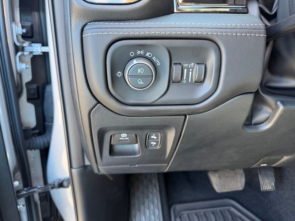 2026 RAM 1500 Limited Crew Cab 4x4 5'7' Box
