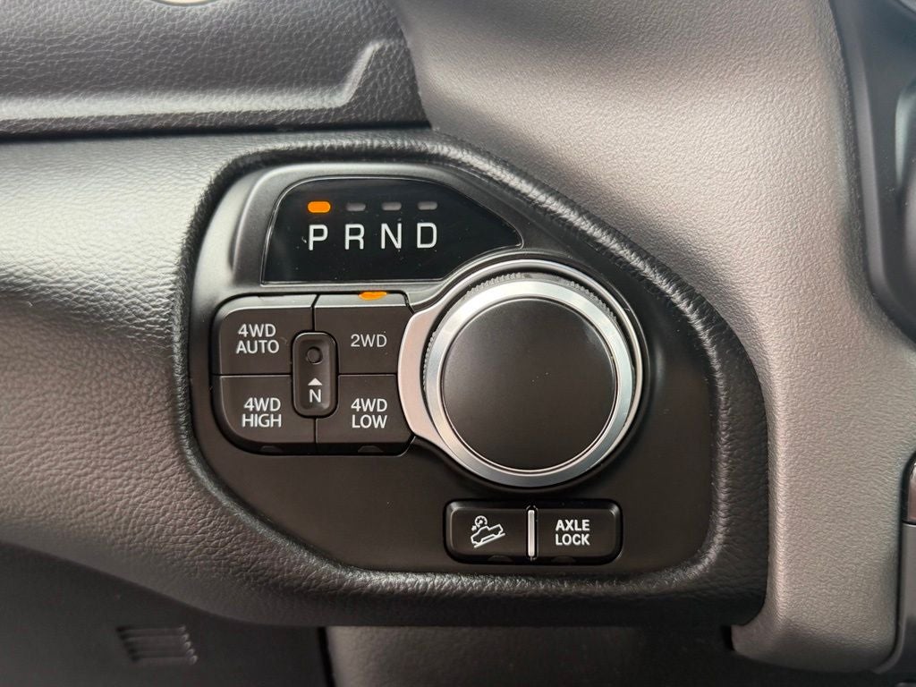 2022 RAM 1500 Big Horn Crew Cab 4x4 6'4' Box