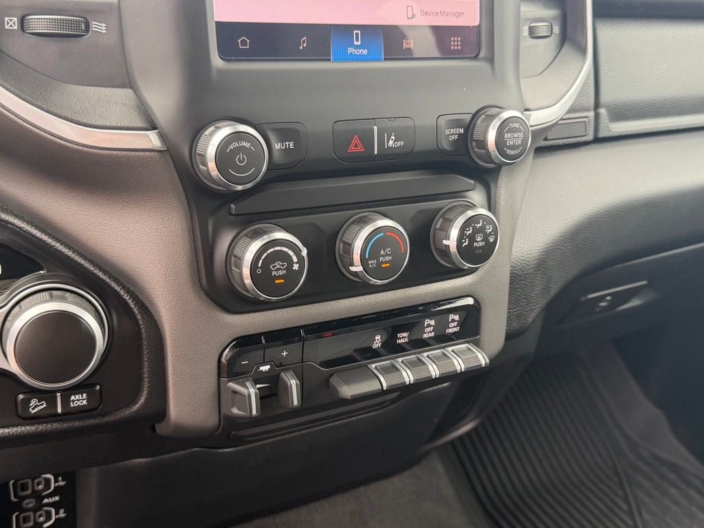 2022 RAM 1500 Big Horn Crew Cab 4x4 6'4' Box