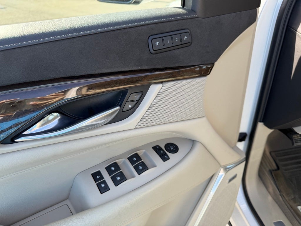 2018 Cadillac Escalade Luxury