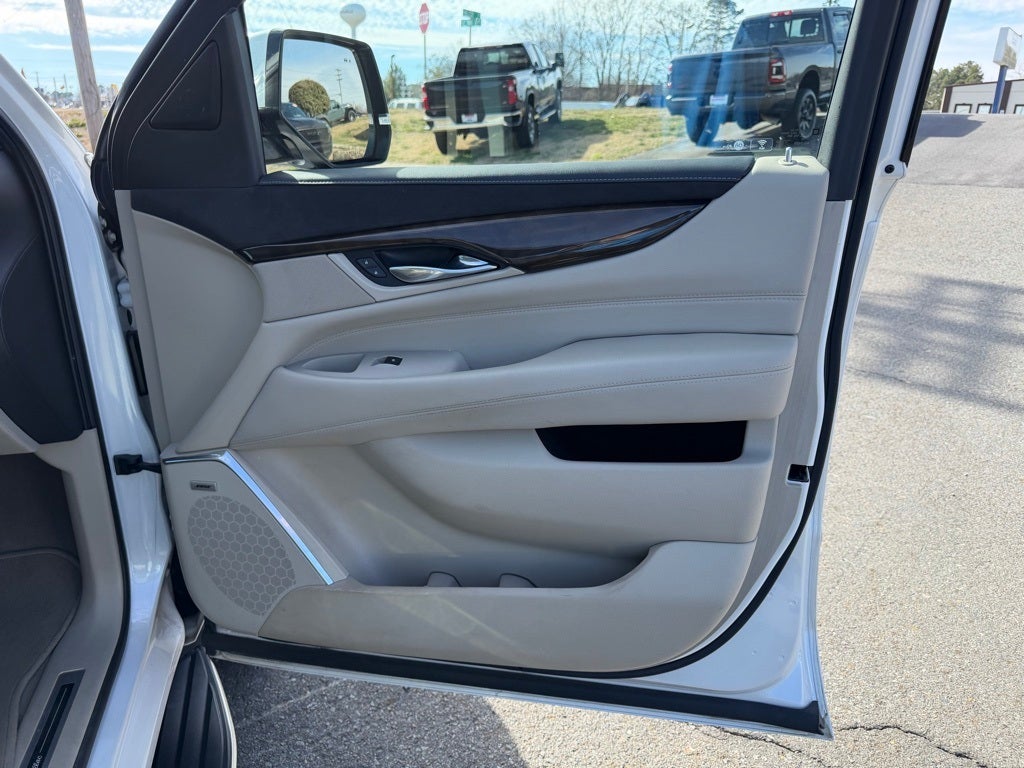 2018 Cadillac Escalade Luxury