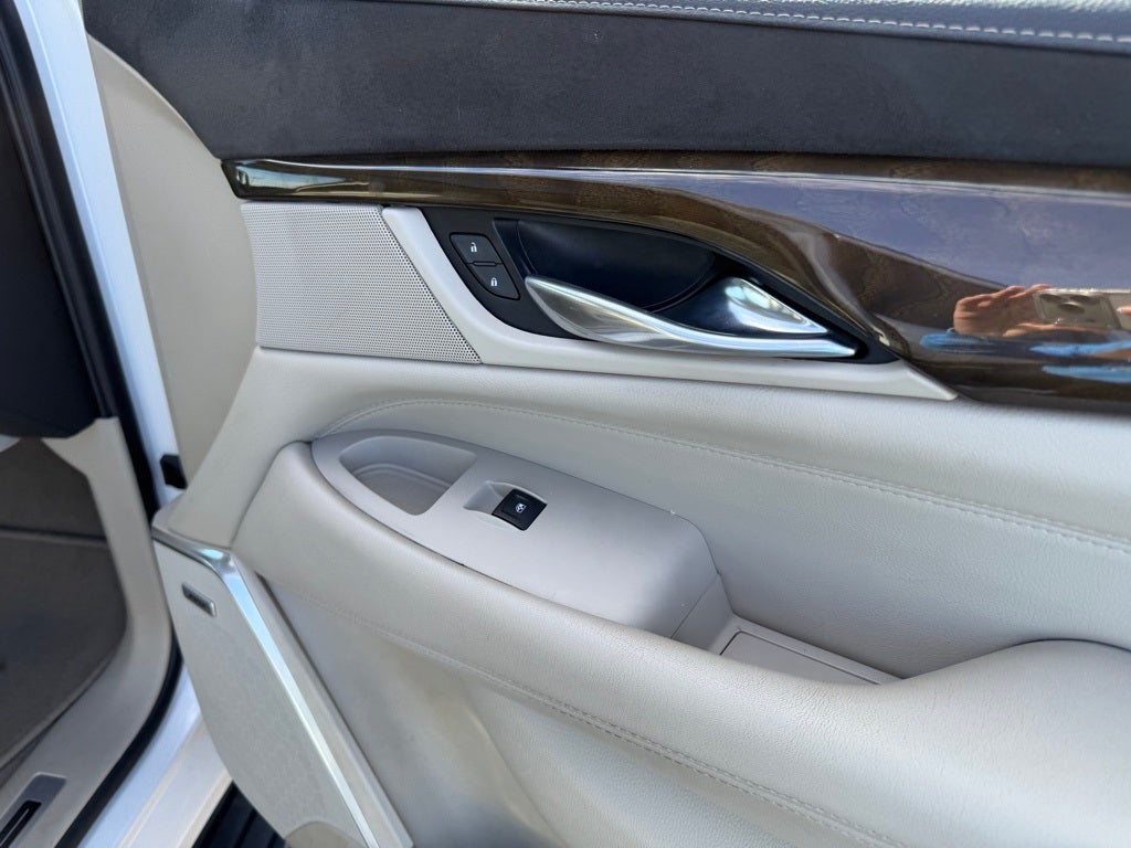 2018 Cadillac Escalade Luxury