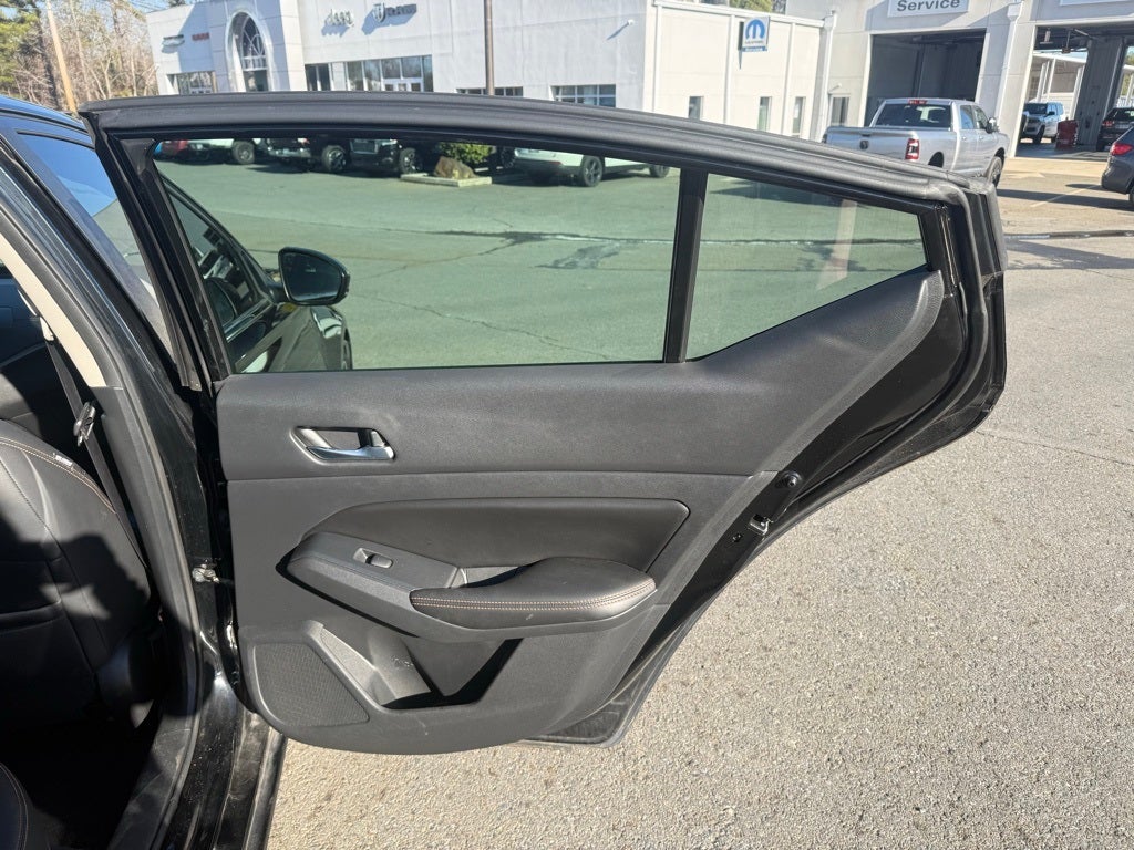 2021 Nissan Altima SR FWD