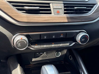 2024 Nissan Altima SV FWD