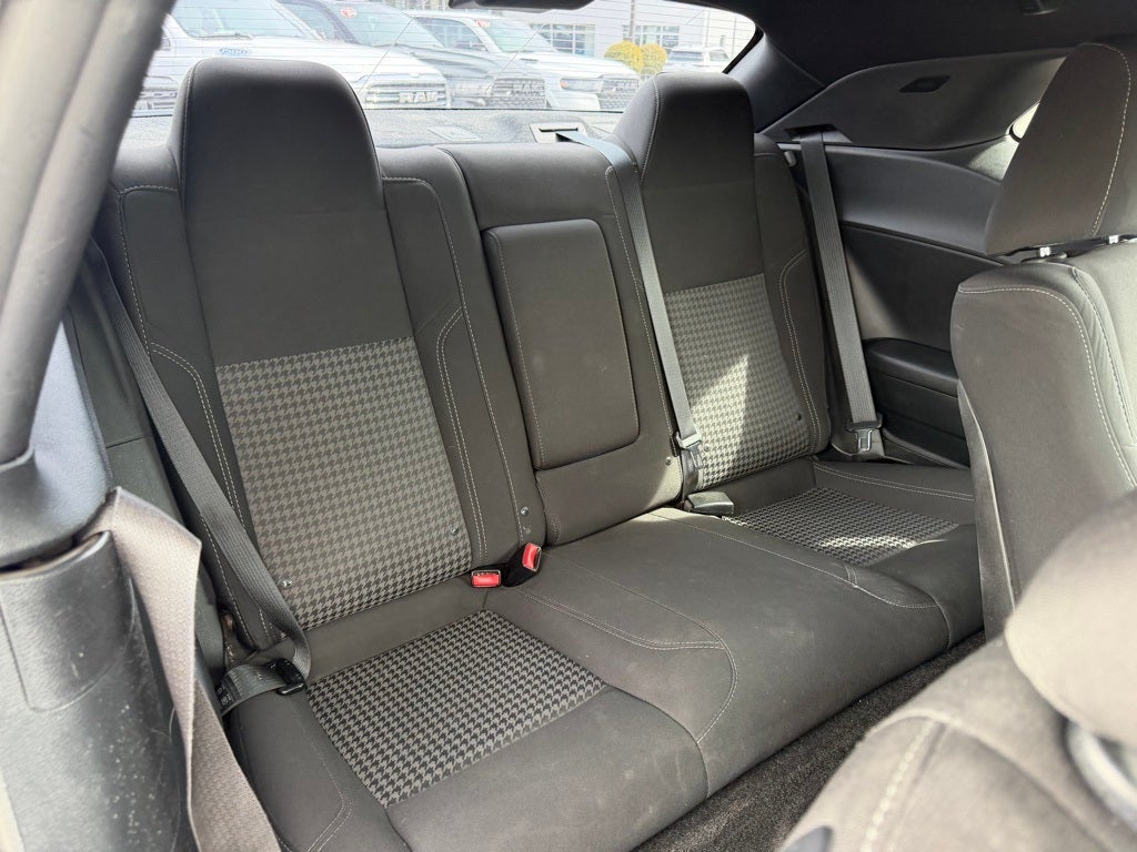 2015 Dodge Challenger SXT