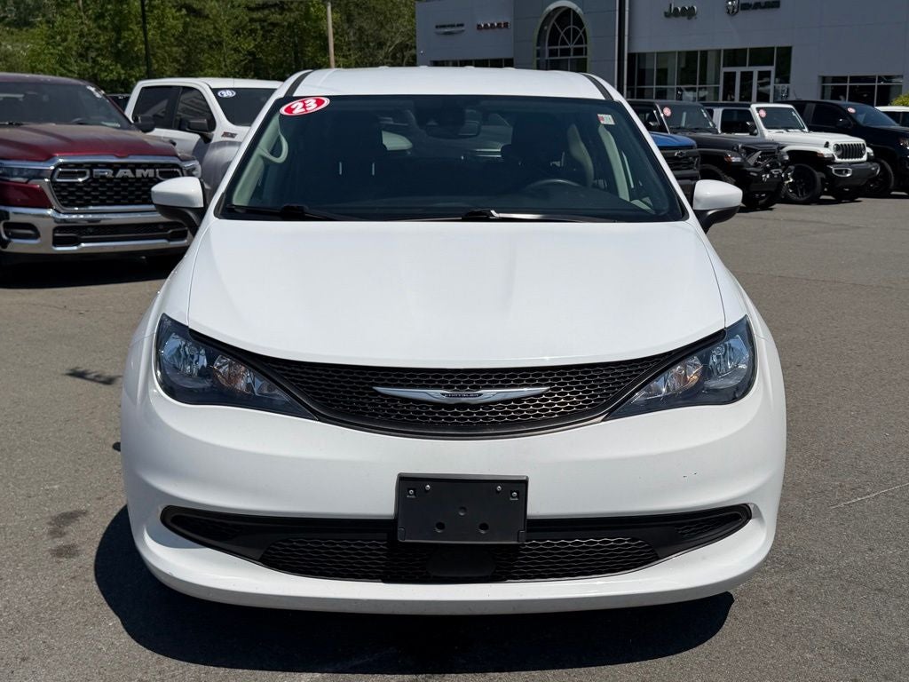 2023 Chrysler Voyager LX