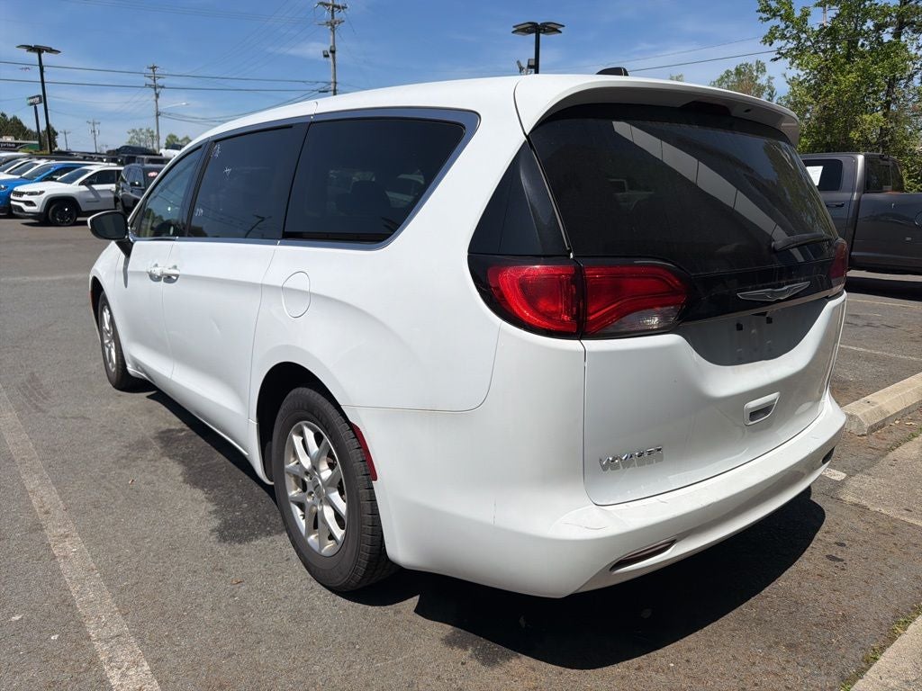2023 Chrysler Voyager LX
