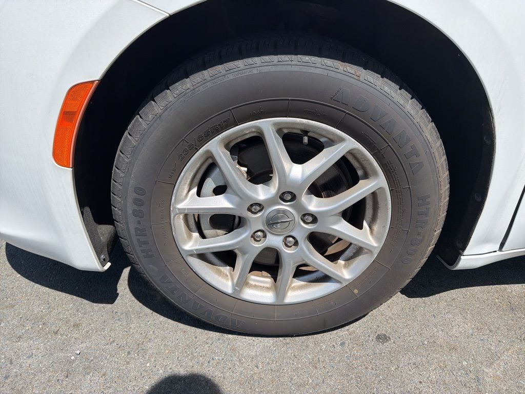 2023 Chrysler Voyager LX