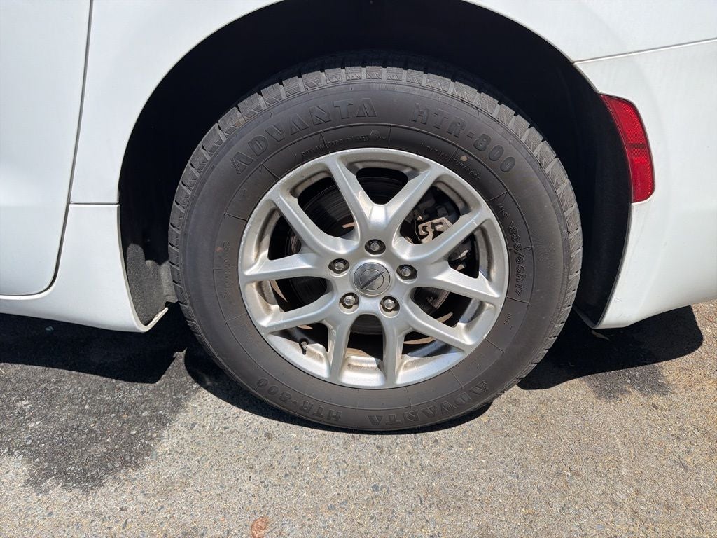 2023 Chrysler Voyager LX