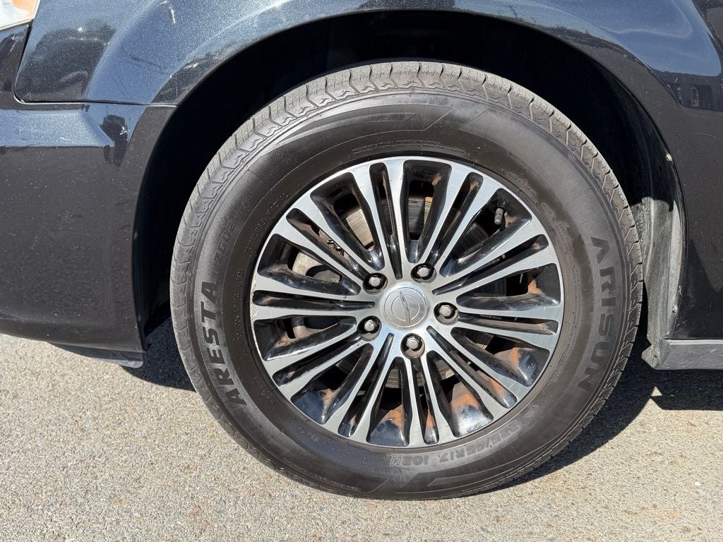 2013 Chrysler Town & Country S