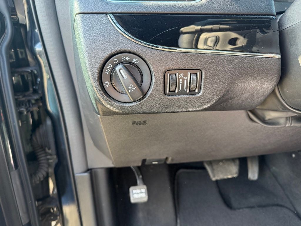 2013 Chrysler Town & Country S