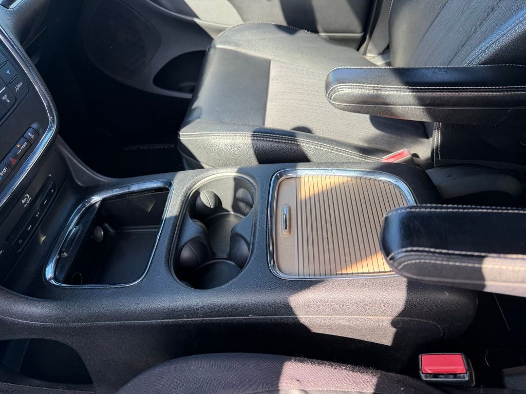 2013 Chrysler Town & Country S