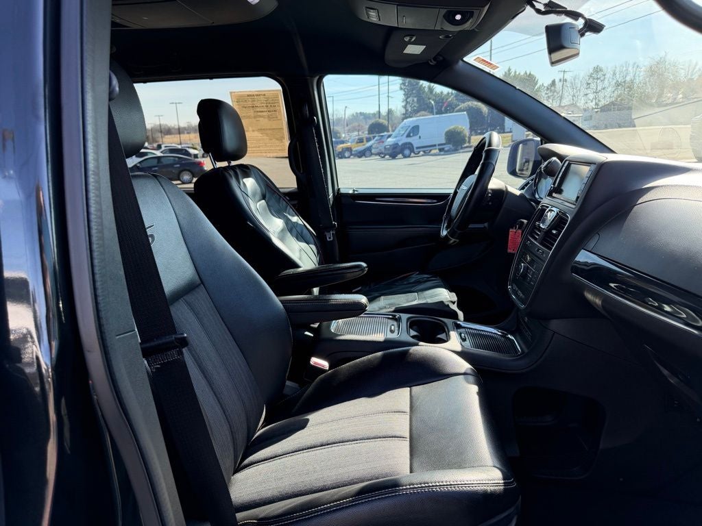 2013 Chrysler Town & Country S