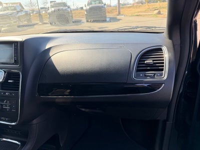 2013 Chrysler Town & Country S