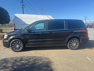 2013 Chrysler Town & Country S