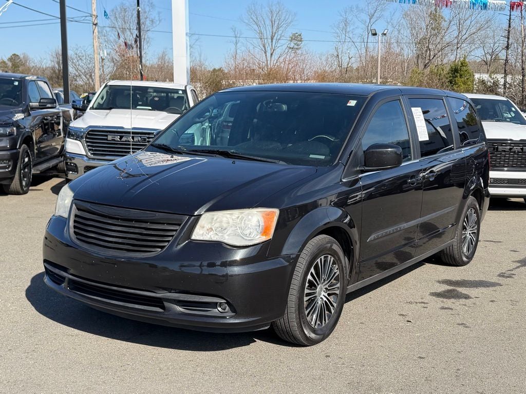 2013 Chrysler Town & Country S