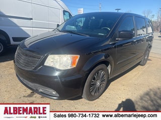 2013 Chrysler Town &amp; Country S