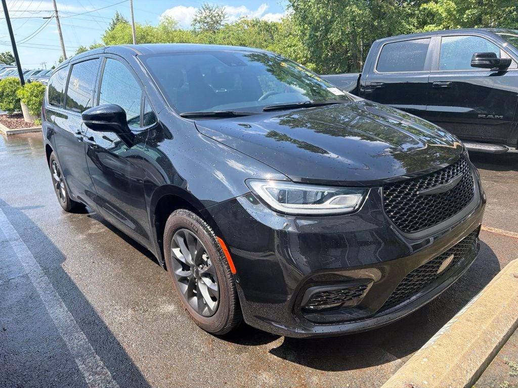 2024 Chrysler Pacifica Hybrid S Appearance Pkg