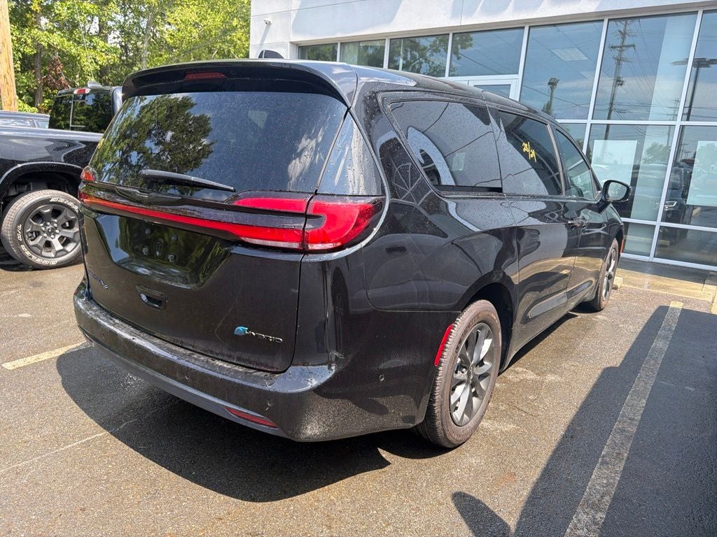 2024 Chrysler Pacifica Hybrid S Appearance Pkg