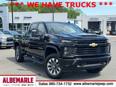 2024 Chevrolet Silverado 2500HD 4WD Crew Cab Standard Bed Custom