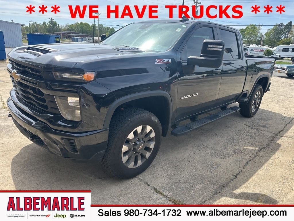 2024 Chevrolet Silverado 2500HD 4WD Crew Cab Standard Bed Custom