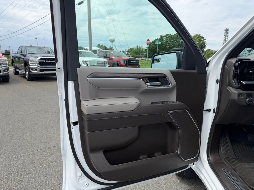 2023 Chevrolet Silverado 1500 4WD Crew Cab Short Bed RST
