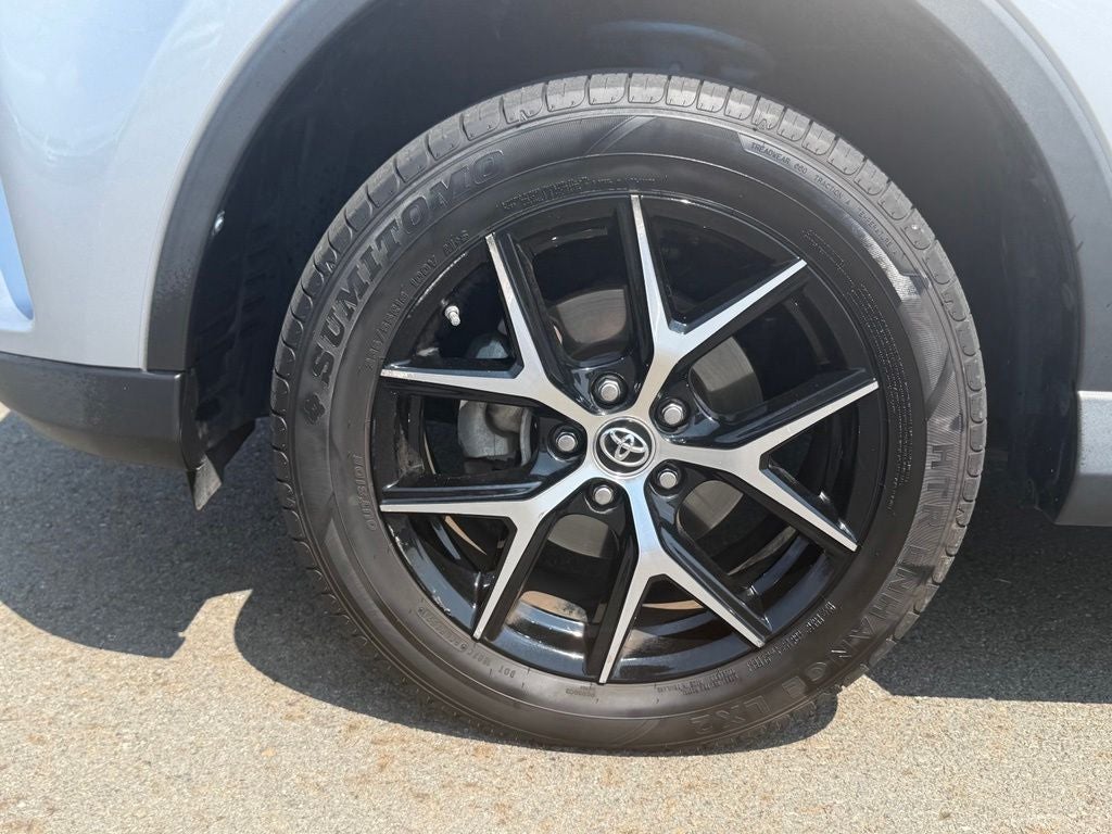 2017 Toyota RAV4 SE
