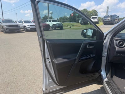2017 Toyota RAV4 SE