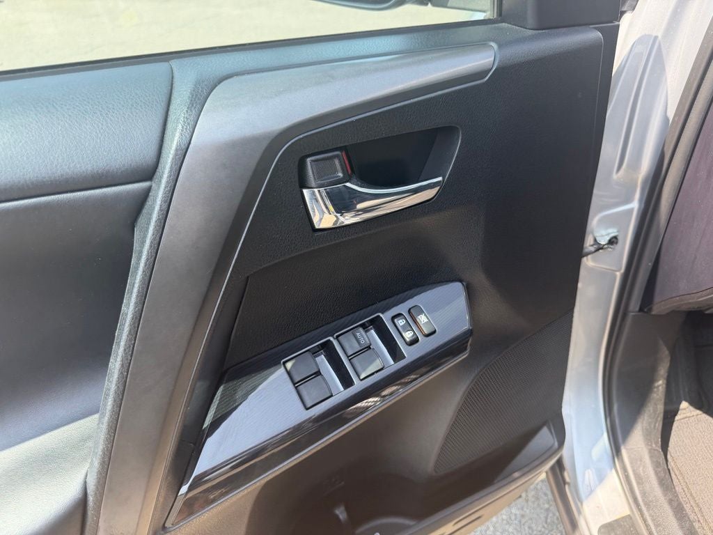 2017 Toyota RAV4 SE